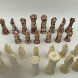 Vintage Duncan Mold Medieval Chess Pieces 29 Pieces